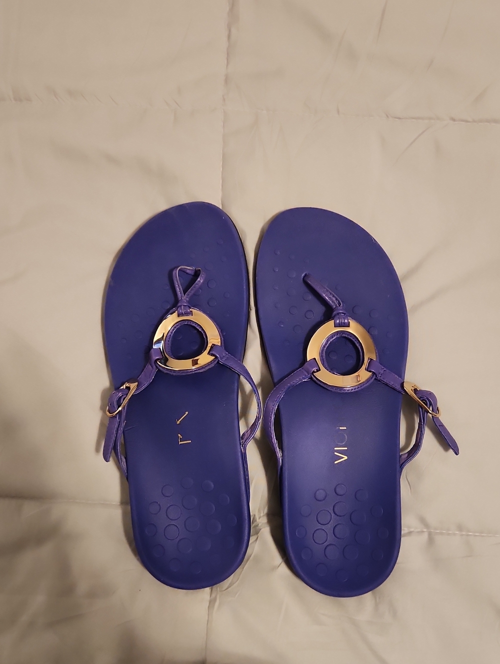 Vionic Karina Thong Sandal Size 9